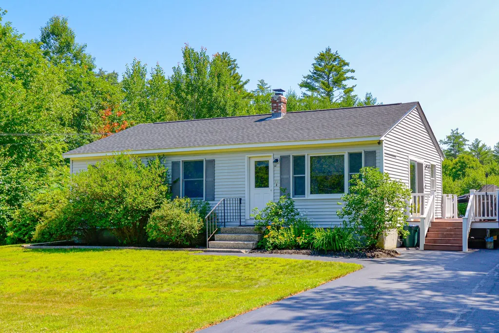 16 Mill Lane Naples ME 04055