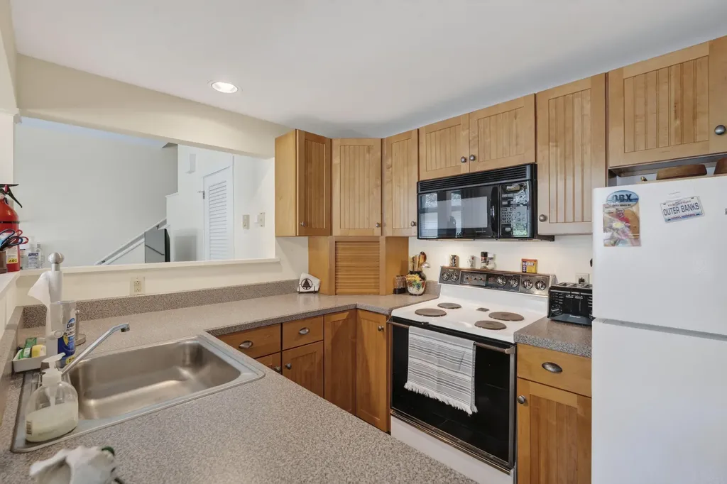 23 Spring Street Bethel ME 04217