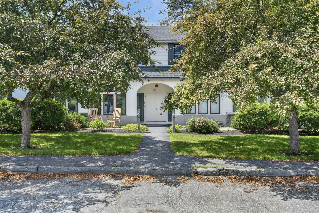 23 Spring Street Bethel ME 04217