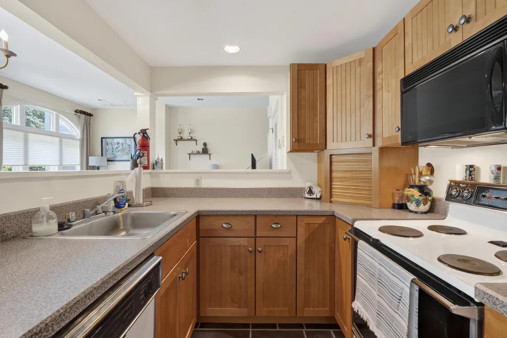 23 Spring Street Bethel ME 04217