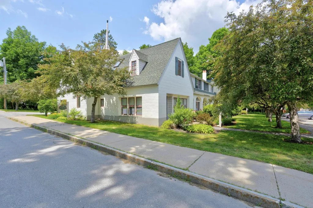 23 Spring Street Bethel ME 04217