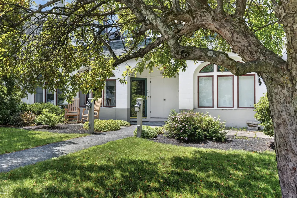 23 Spring Street Bethel ME 04217