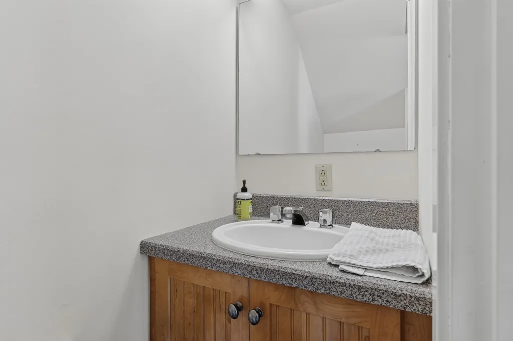 23 Spring Street Bethel ME 04217