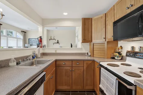 23 Spring Street Bethel ME 04217