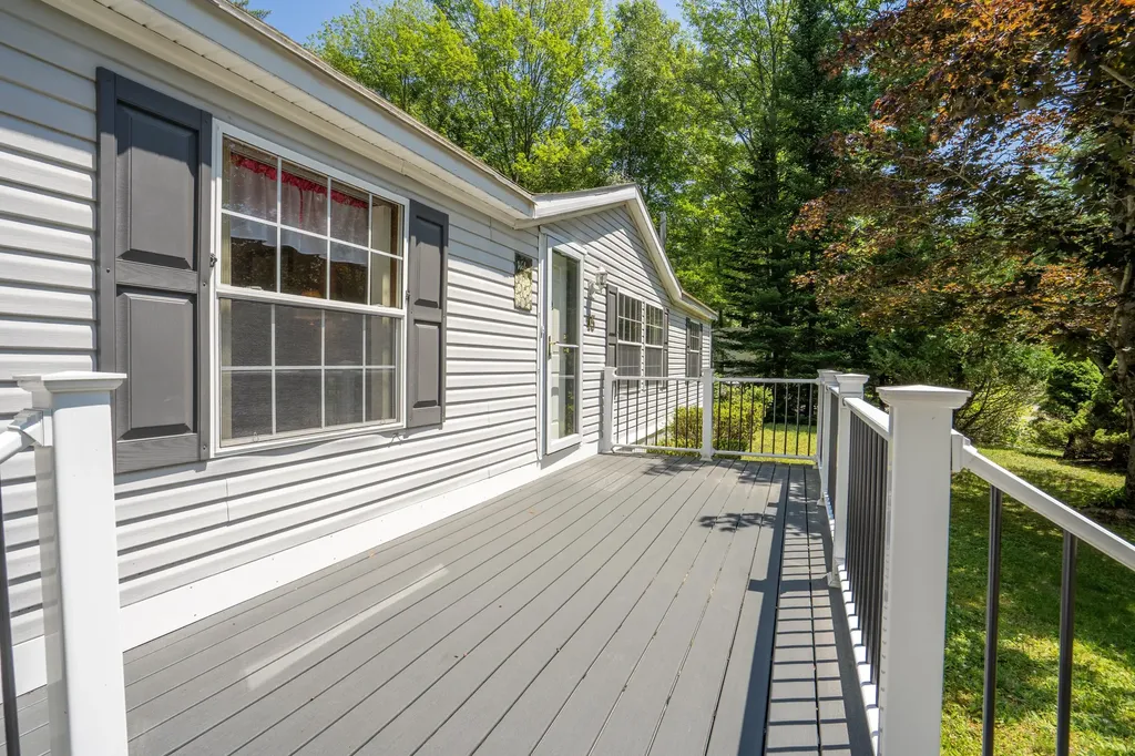 2196 Sanford Road Wells ME 04090