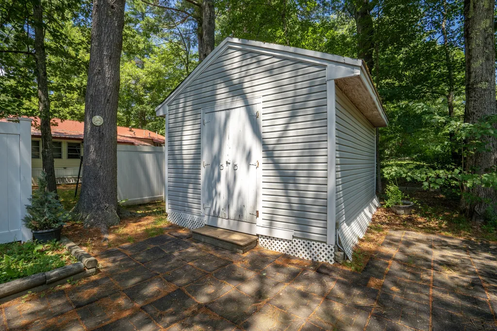 2196 Sanford Road Wells ME 04090