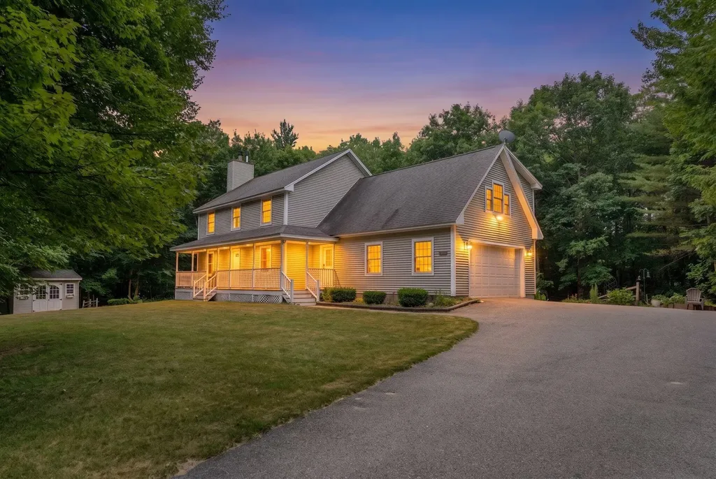 14 Rosewood Lane New Gloucester ME 04260
