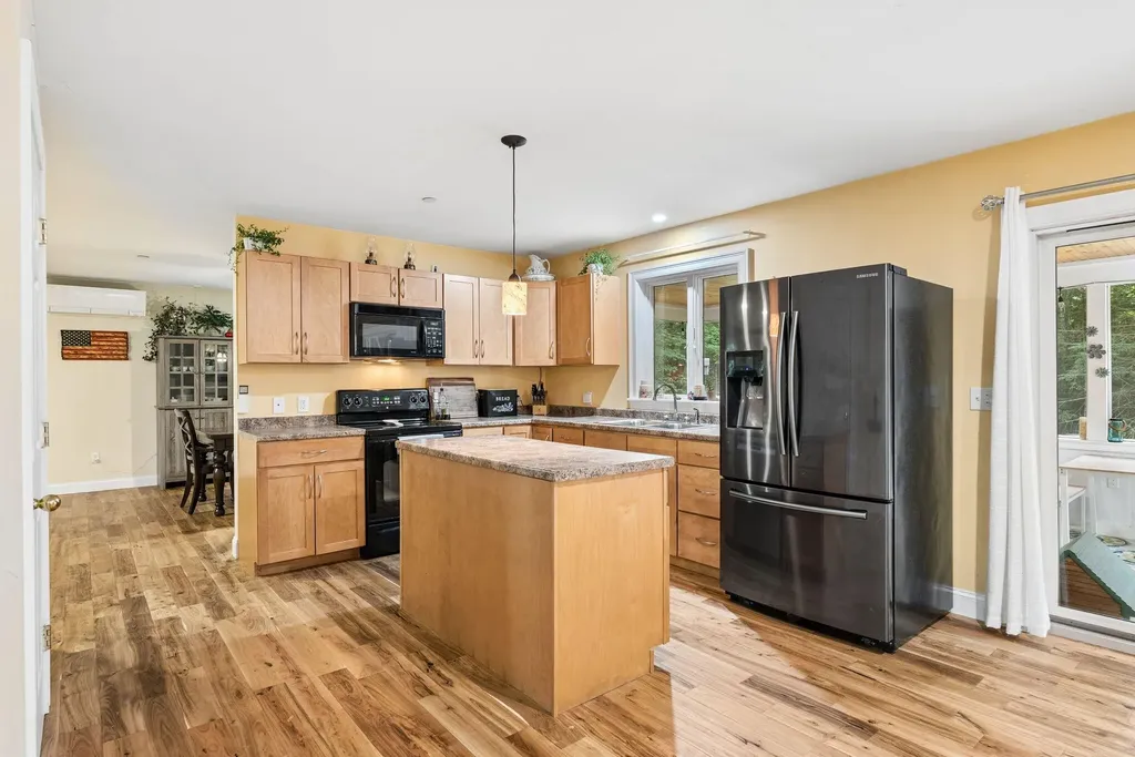 14 Rosewood Lane New Gloucester ME 04260