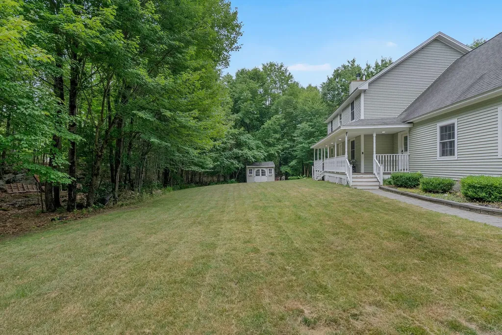 14 Rosewood Lane New Gloucester ME 04260