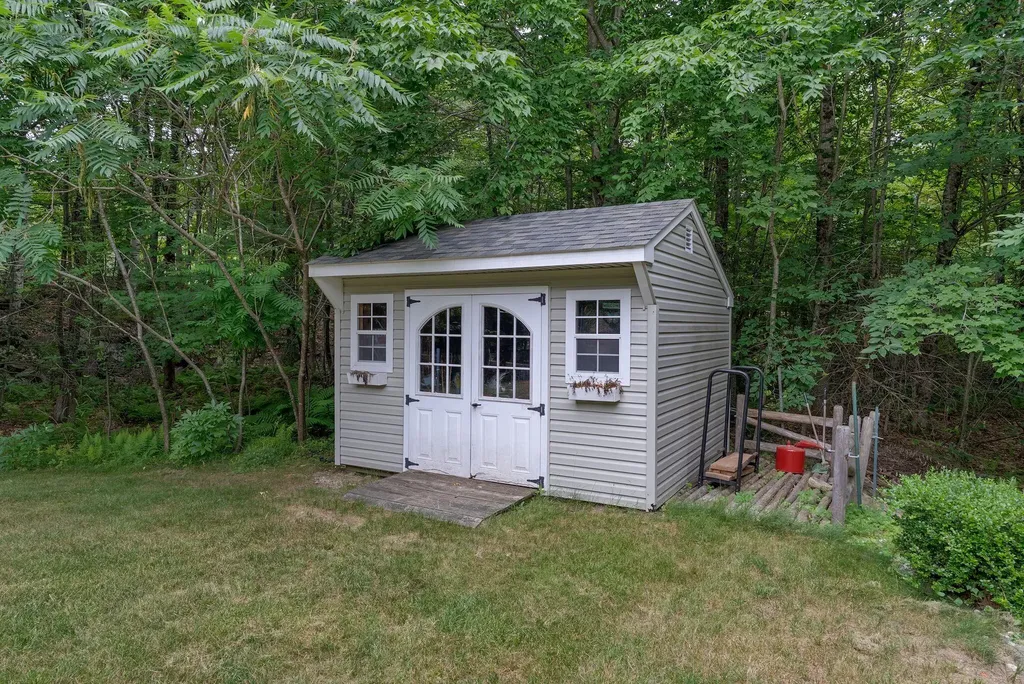 14 Rosewood Lane New Gloucester ME 04260