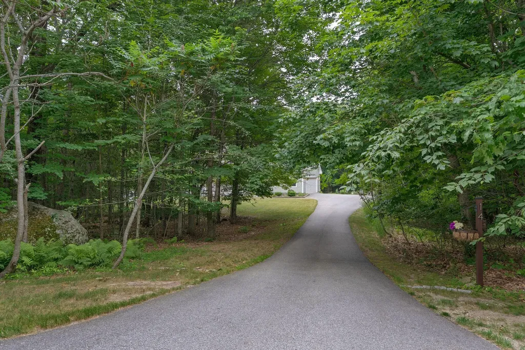 14 Rosewood Lane New Gloucester ME 04260