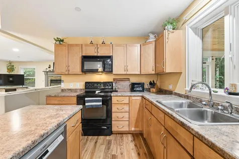 14 Rosewood Lane New Gloucester ME 04260