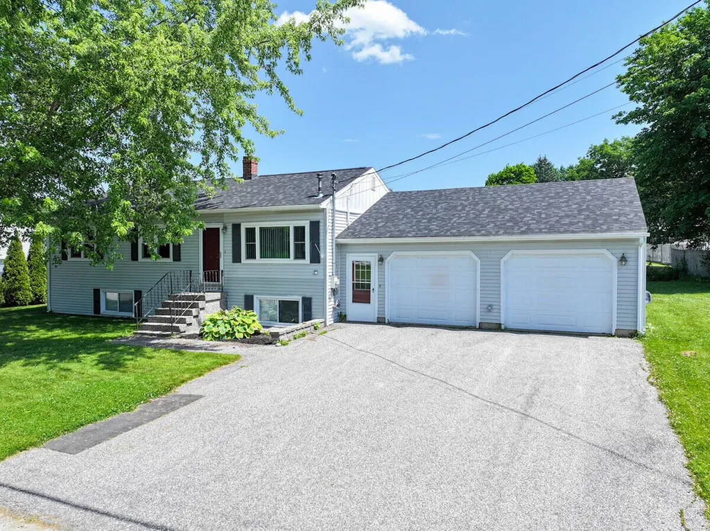15 Kevin Street Lewiston ME 04240
