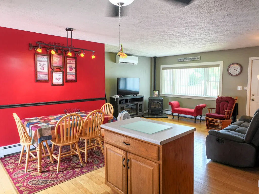 15 Kevin Street Lewiston ME 04240