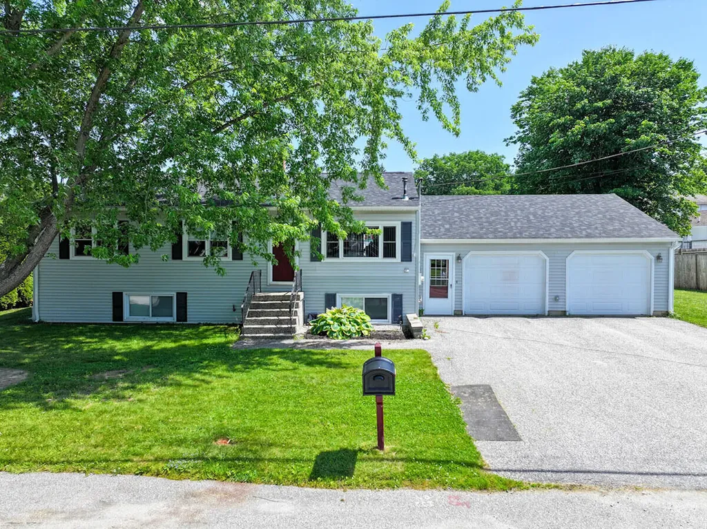 15 Kevin Street Lewiston ME 04240