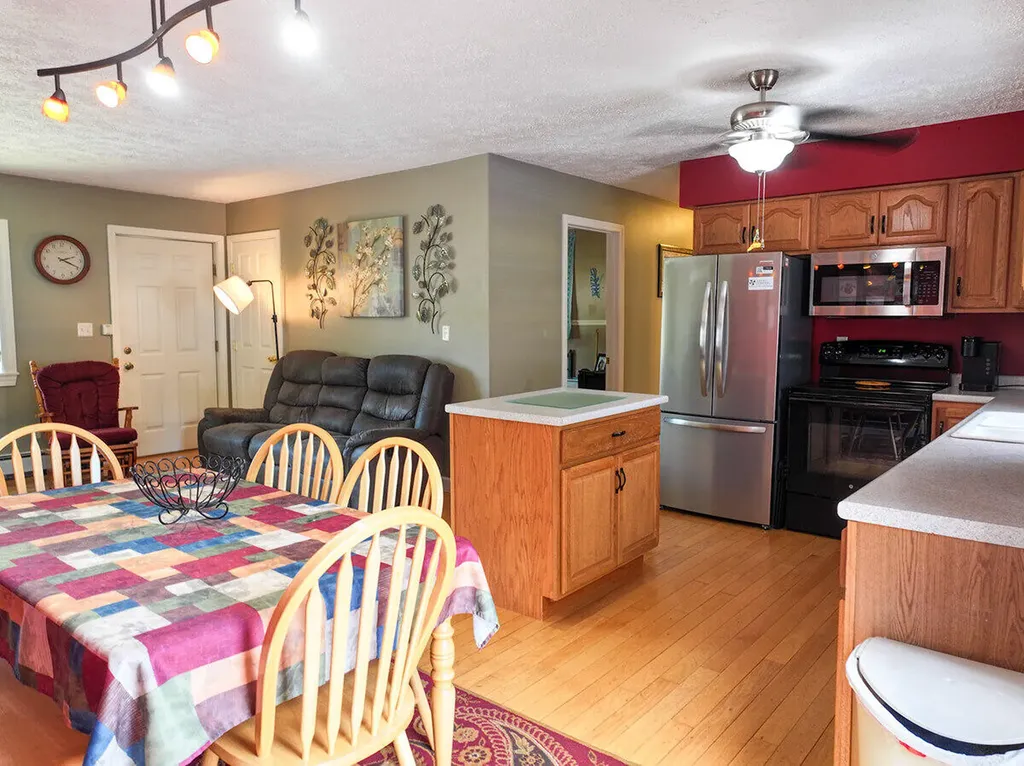 15 Kevin Street Lewiston ME 04240