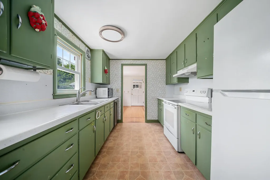 157 Old Road Eliot ME 03903