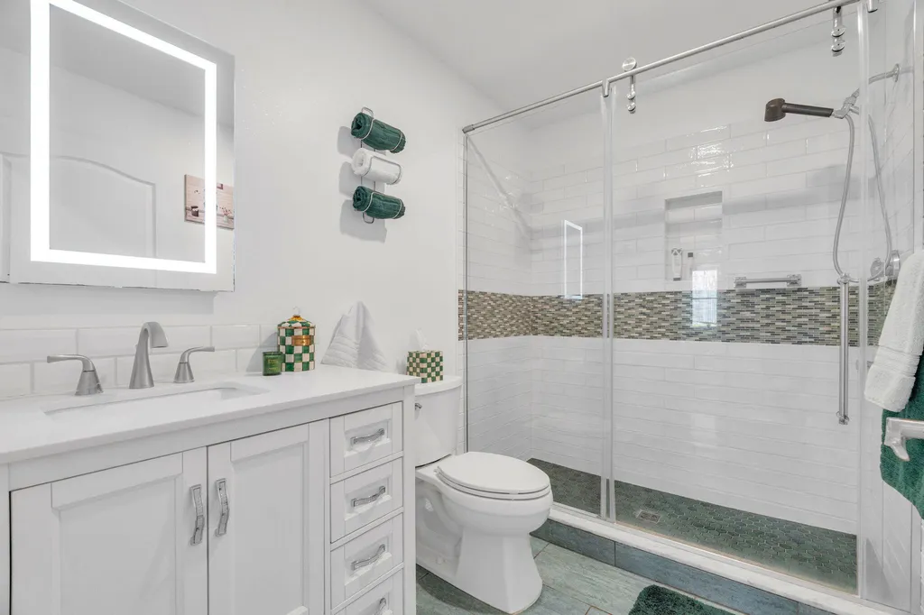 7 Hodgdon Lane Boothbay ME 04537