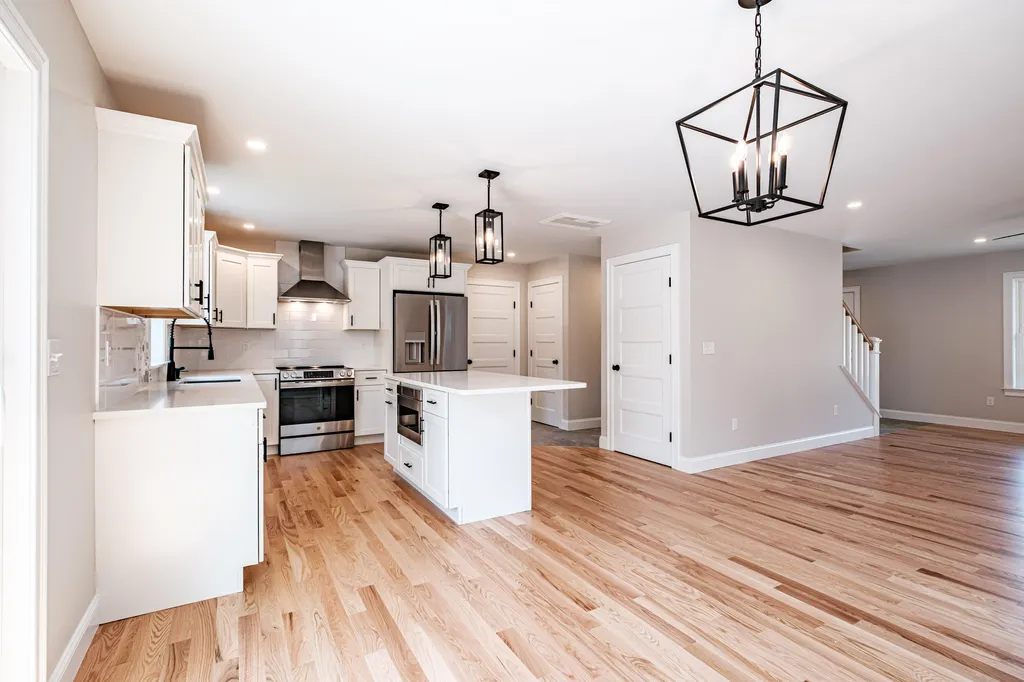49 O'neil Street South Portland ME 04106