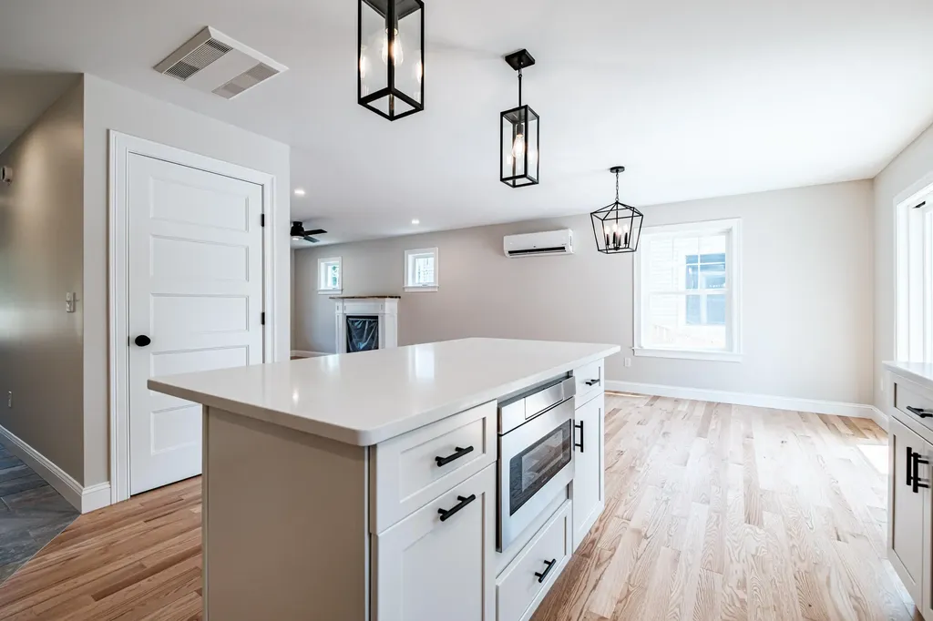 49 O'neil Street South Portland ME 04106