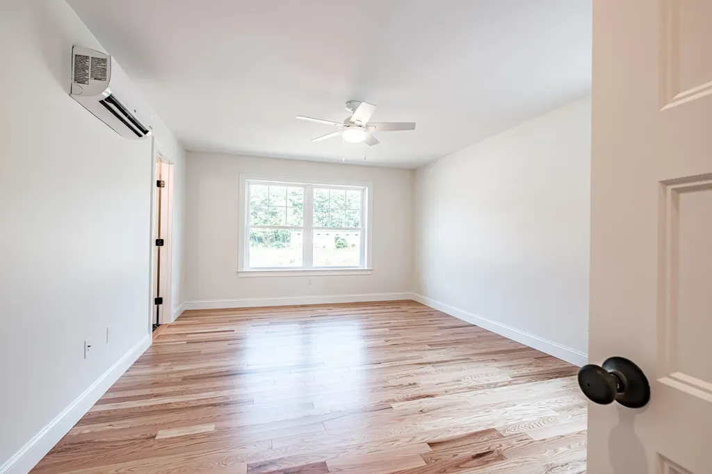 49 O'neil Street South Portland ME 04106