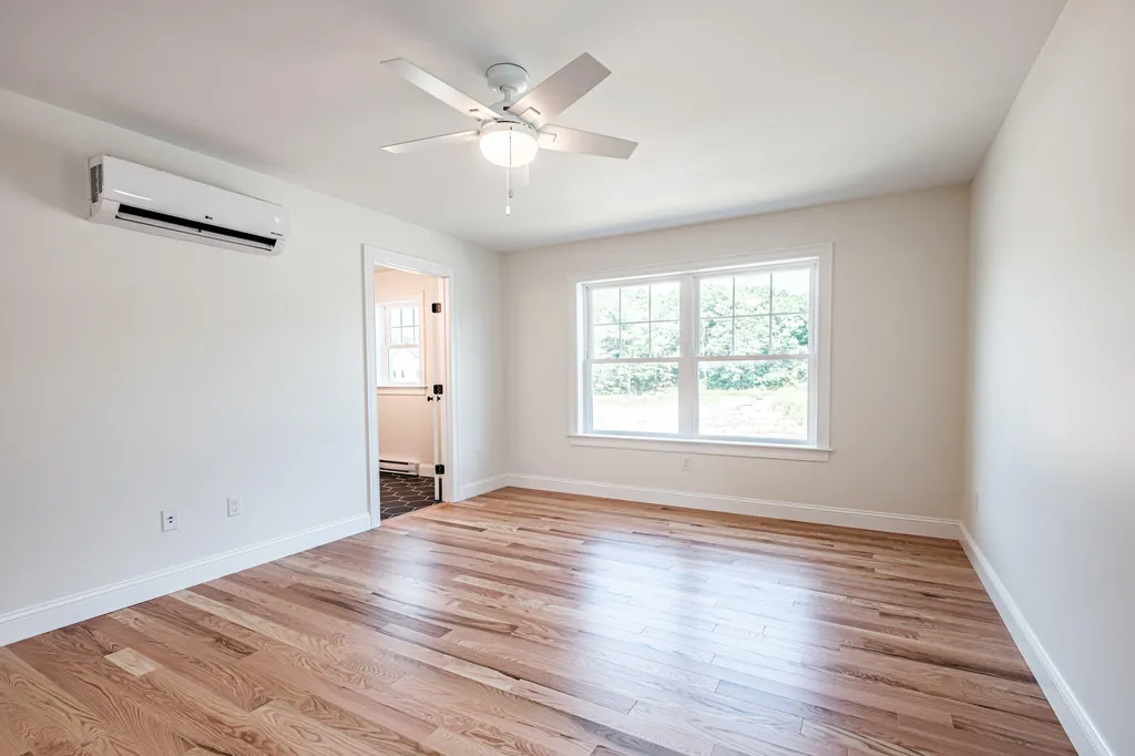 49 O'neil Street South Portland ME 04106