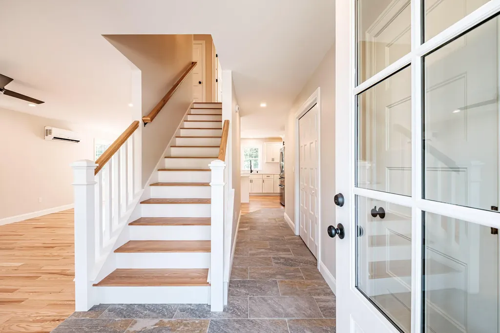 49 O'neil Street South Portland ME 04106
