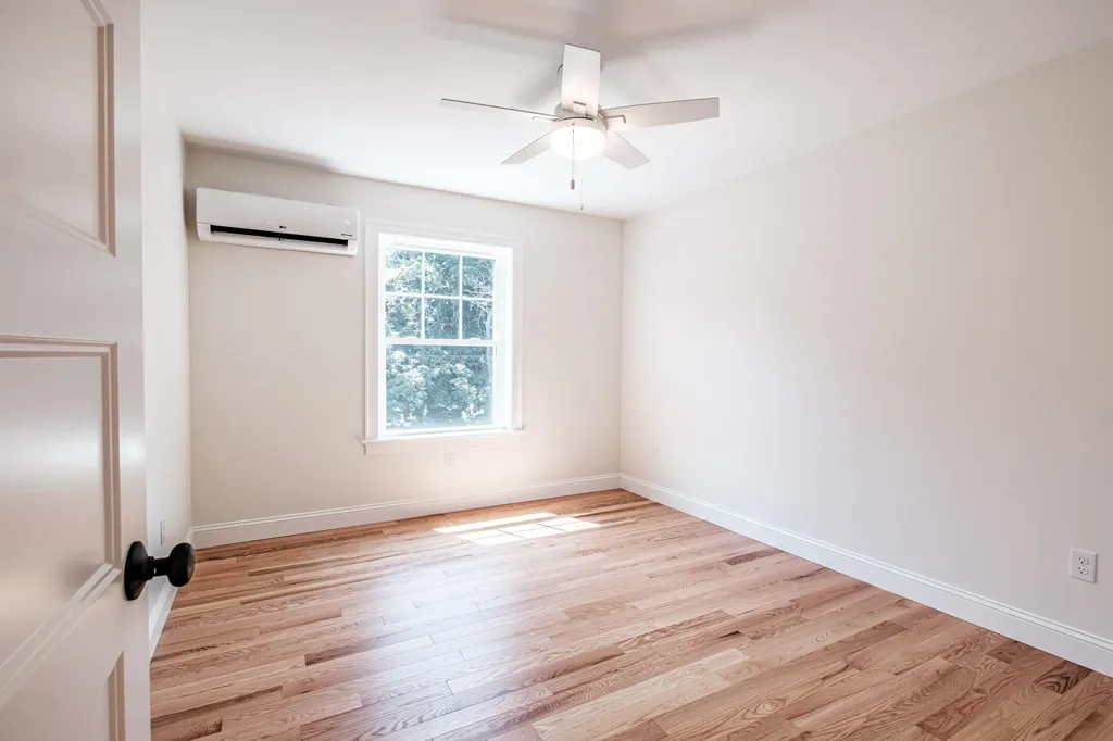 49 O'neil Street South Portland ME 04106