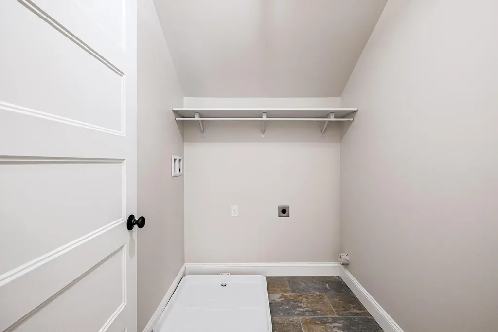 49 O'neil Street South Portland ME 04106