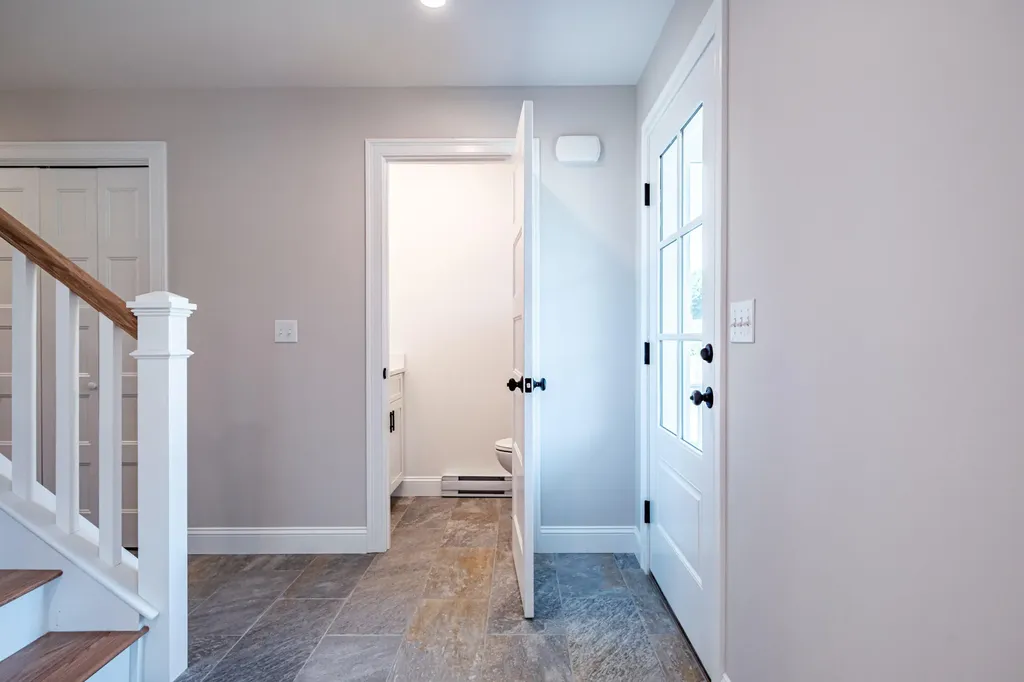 49 O'neil Street South Portland ME 04106