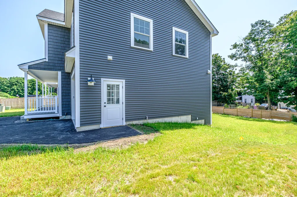 49 O'neil Street South Portland ME 04106