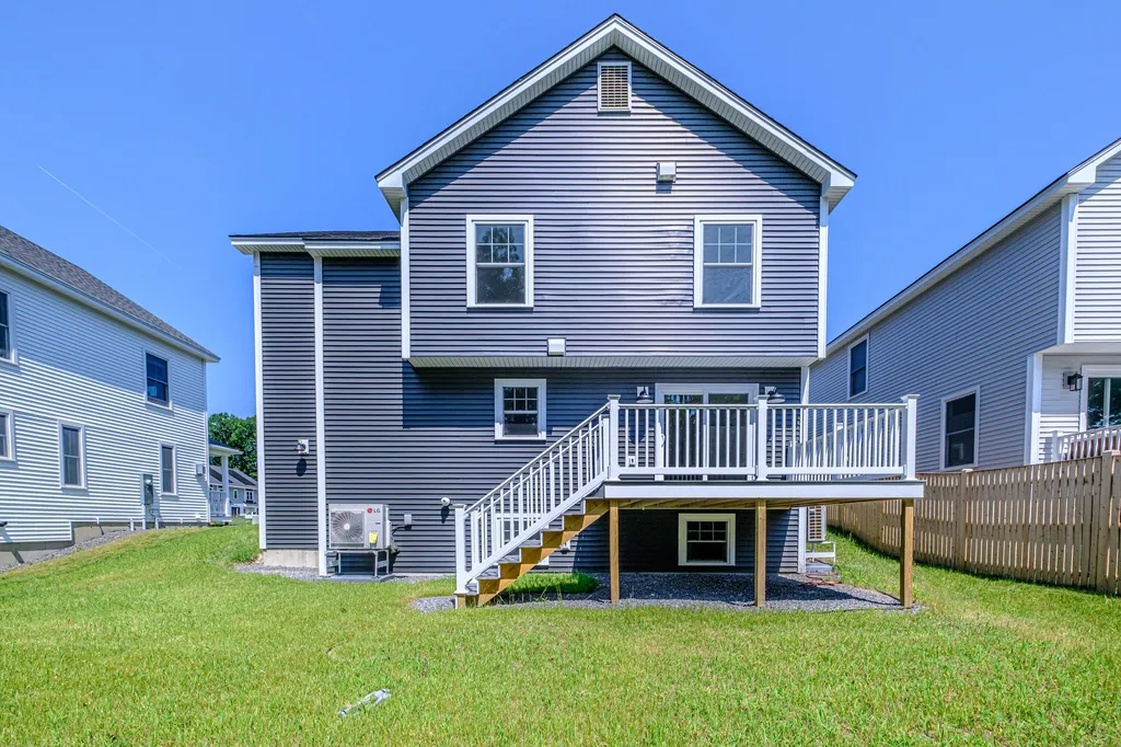 49 O'neil Street South Portland ME 04106