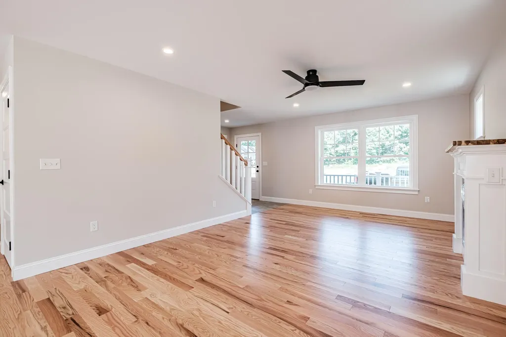 49 O'neil Street South Portland ME 04106