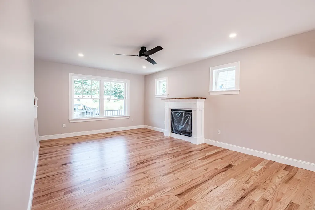 49 O'neil Street South Portland ME 04106