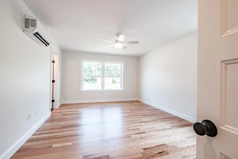 49 O'neil Street South Portland ME 04106