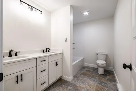 49 O'neil Street South Portland ME 04106
