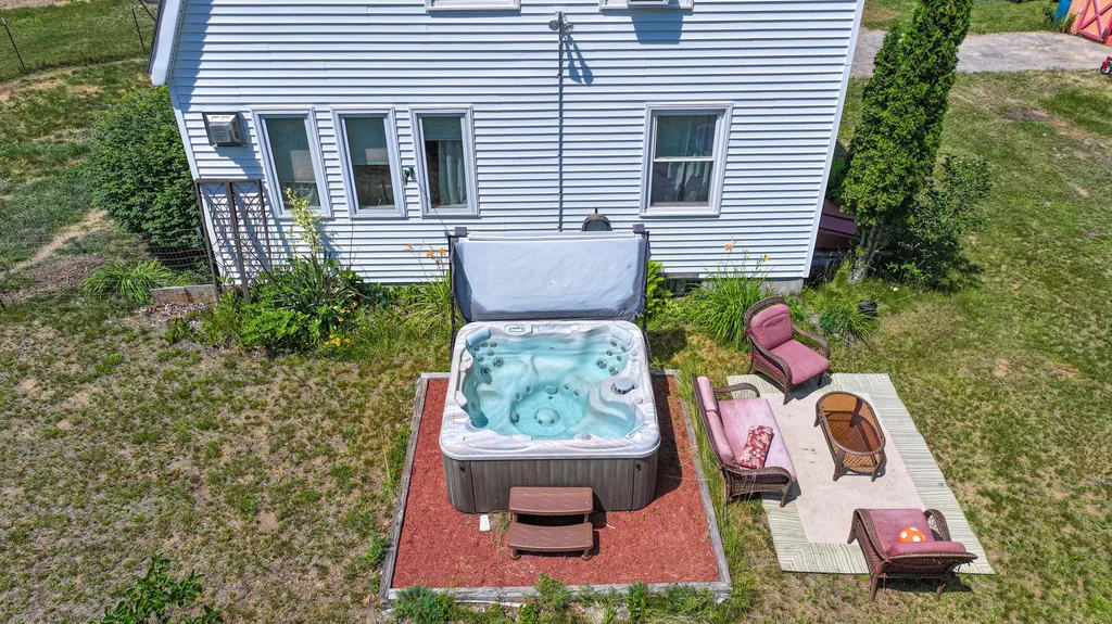 69 Skeetfield Road Oxford ME 04270