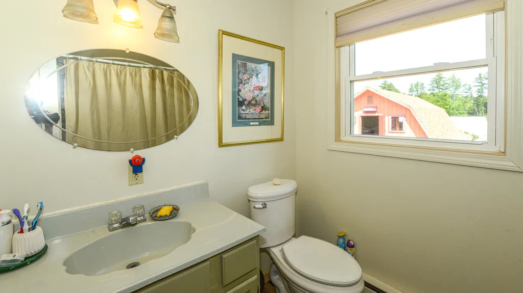 69 Skeetfield Road Oxford ME 04270