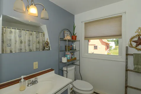 69 Skeetfield Road Oxford ME 04270
