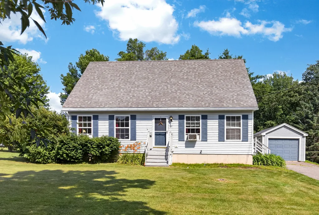 61 Sunny Hollow Place Bangor ME 04401