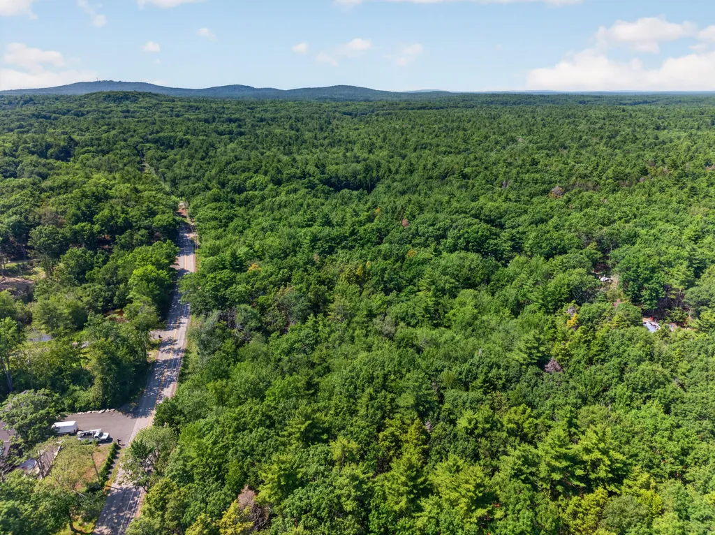 81 Mountain Road York ME 03902