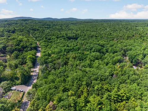 81 Mountain Road York ME 03902