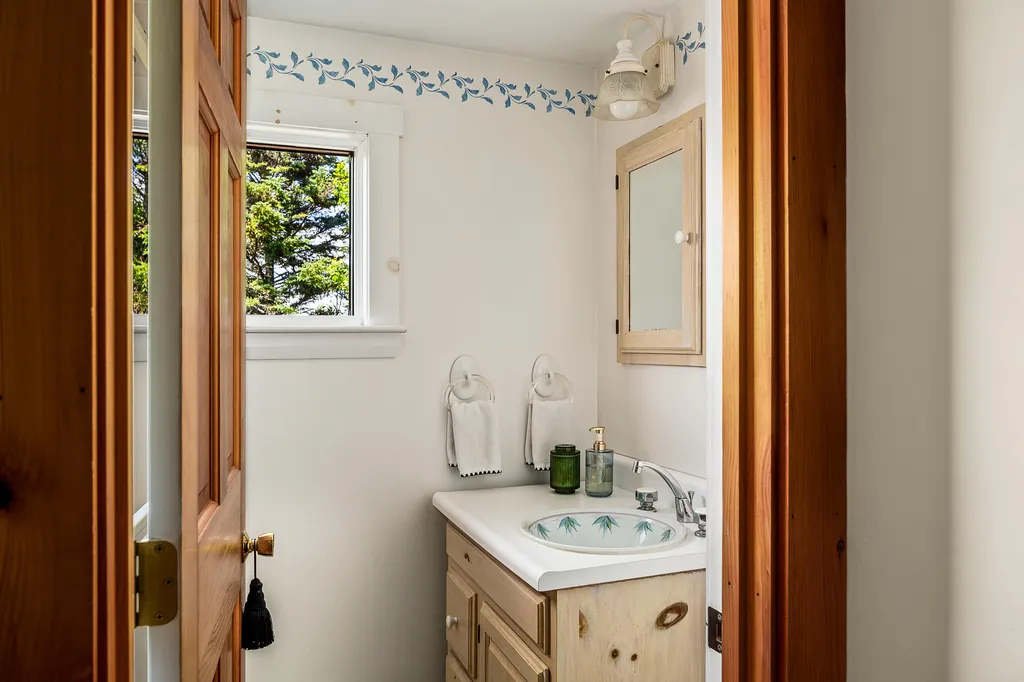 97 Pemaquid Trail Bristol ME 04554