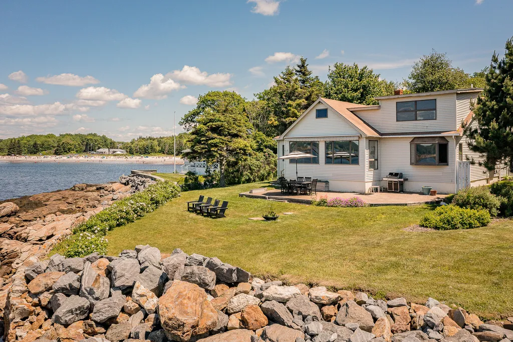 97 Pemaquid Trail Bristol ME 04554