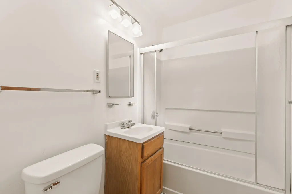 236 Congress Circle Topsham ME 04086