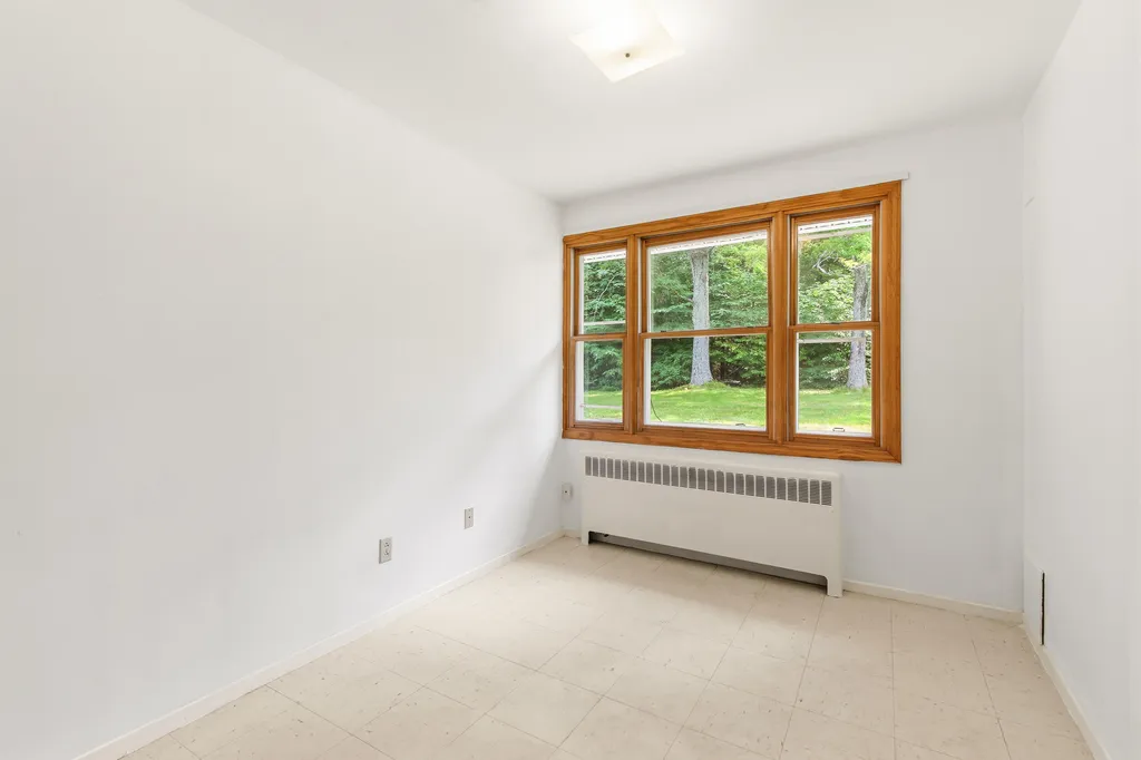 236 Congress Circle Topsham ME 04086