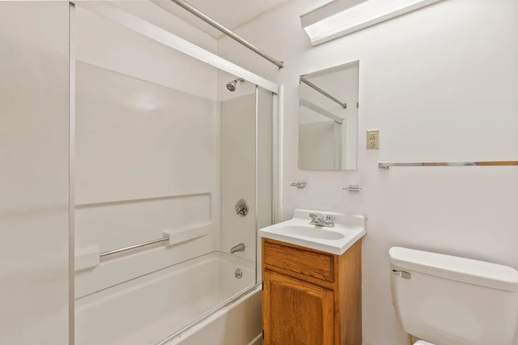 236 Congress Circle Topsham ME 04086