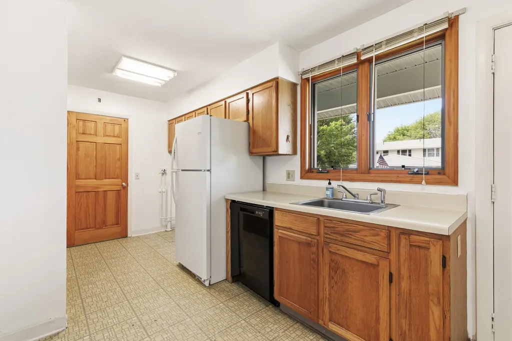 236 Congress Circle Topsham ME 04086