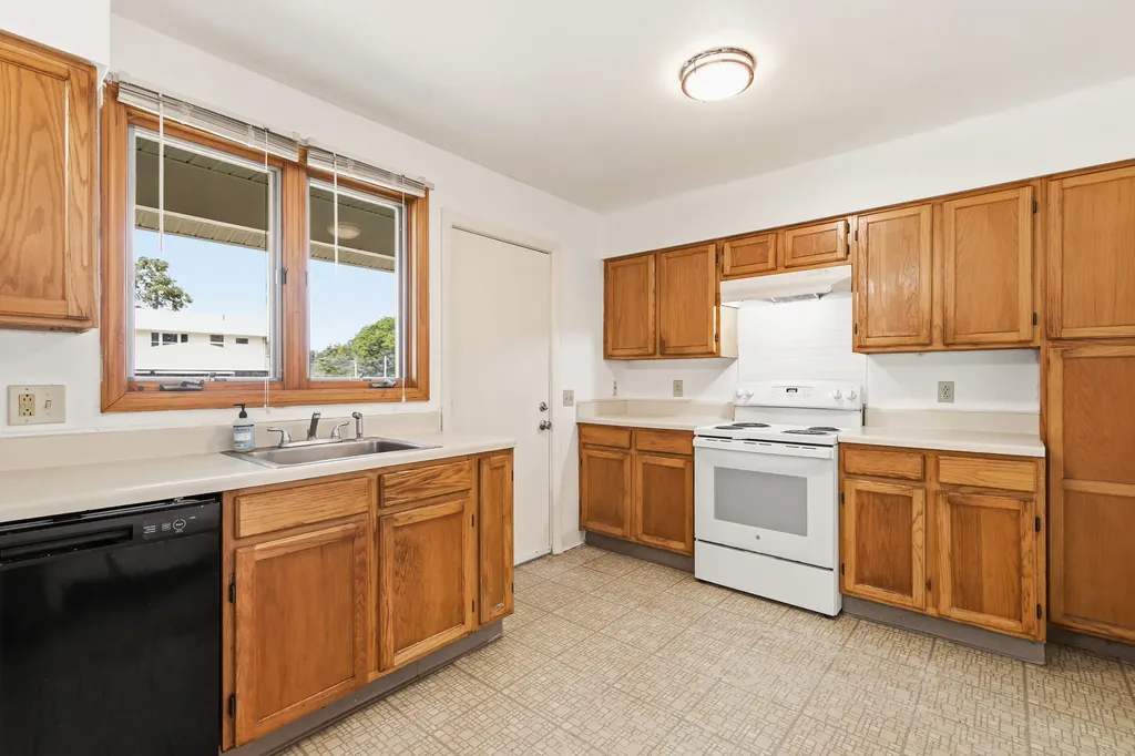 236 Congress Circle Topsham ME 04086