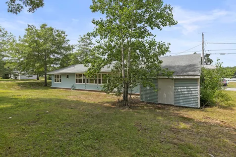 236 Congress Circle Topsham ME 04086
